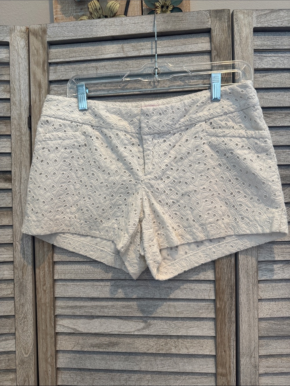 Lilly Pulitzer Eyelet Lace White Women's Shorts size 6